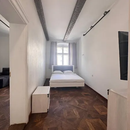 Romari площа ринок 28 Lviv
